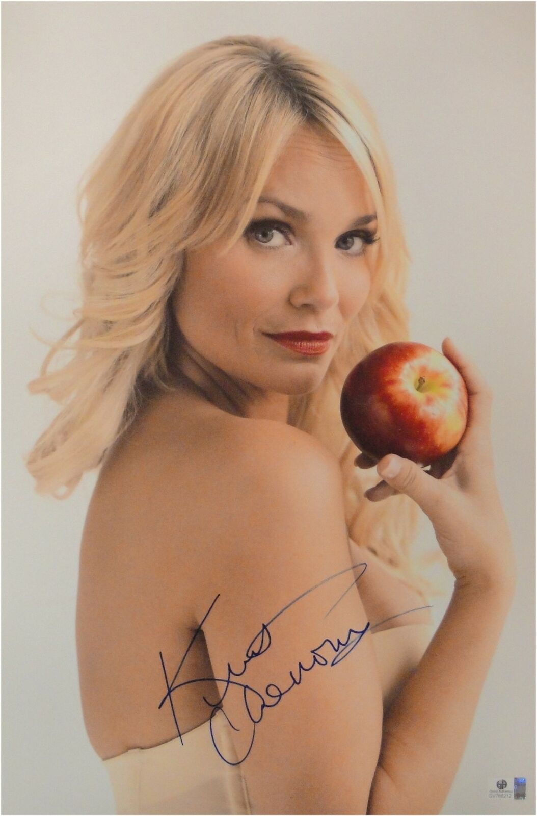 Kristin Chenoweth Hand Signed Autographed 13x19 Photo Poster paintinggraph Photo Poster painting GA 766212