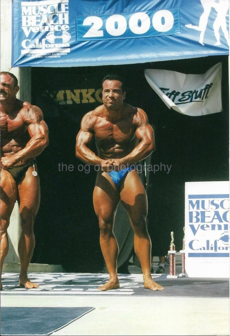 MUSCLE MAN Bodybuilder FOUND Photo Poster painting Color VENICE BEACH CALIFORNIA Original 07 8 W