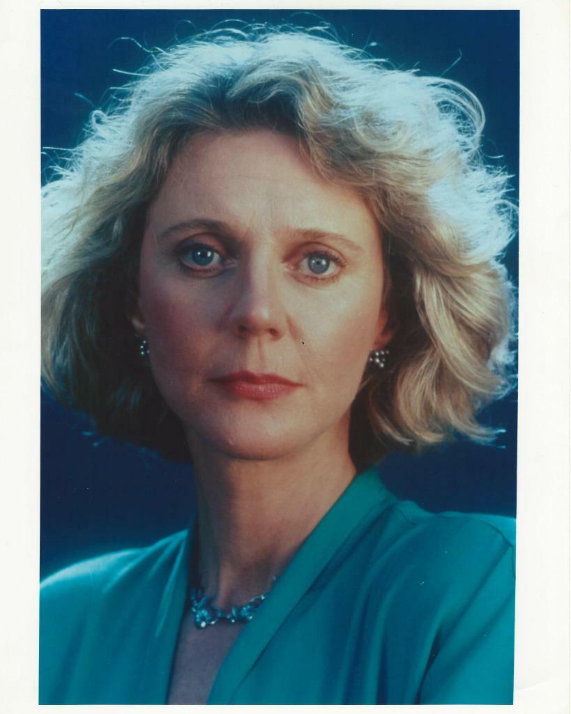 Blythe Danner 8x10 Picture Simply Stunning Photo Poster painting Gorgeous Celebrity #298