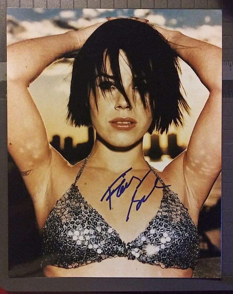 Fairuza Balk signed 8x10