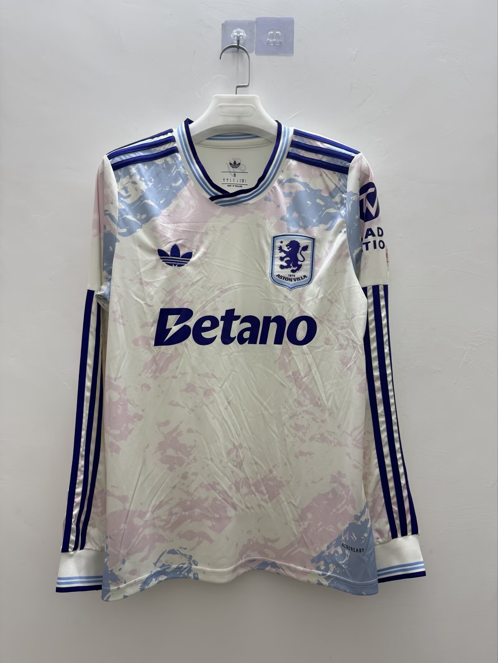 2025/26-AVL-T-A-LS-FAN-B01906