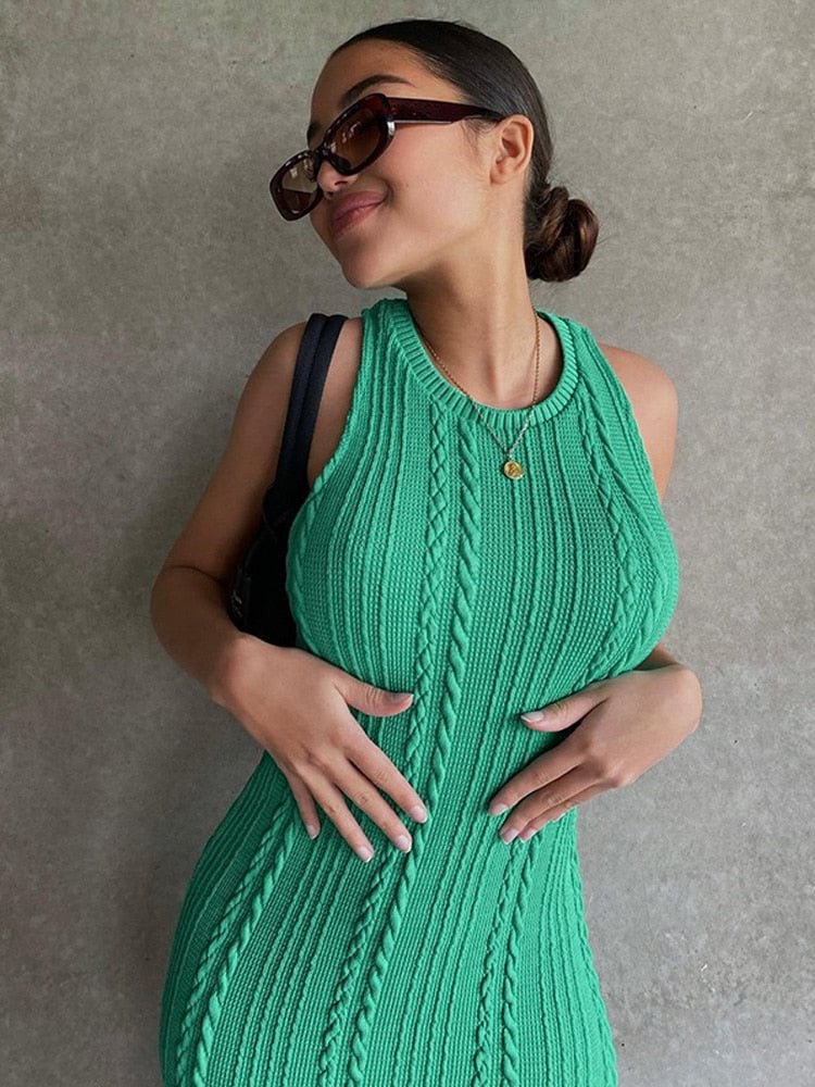 Hugcitar 2021 Sleeveless O-Neck Sweater Bodycon Crochet Solid Sexy Dress Summer Women Streetwear Party Club Elegant Clothing Y2K