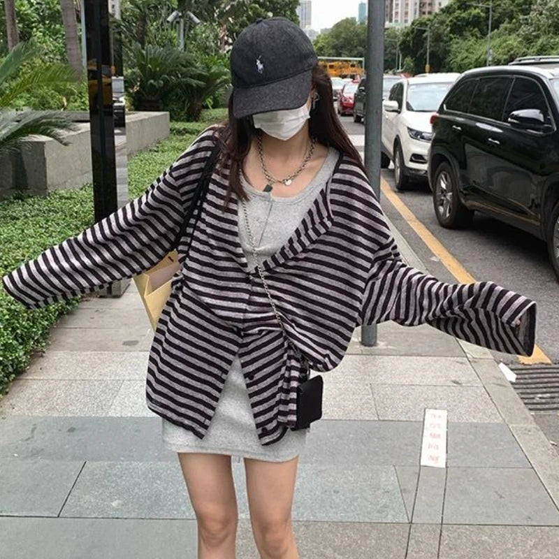 Aiertu Sweatshirts Women Striped Chic Loose All-match Design Summer Simple Daily Retro Students Tender Sun-proof Classic Korean Style Aiertu
