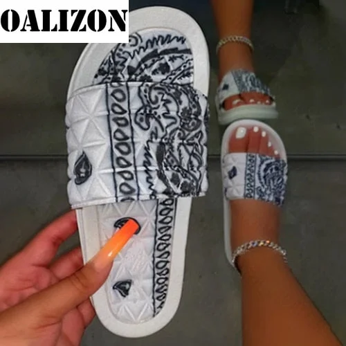 Bandana Slides Women Cool Graffiti Slippers Women Home Women's Summer Sandals Red Blue Black Tie Dye Footwear Wholesale
