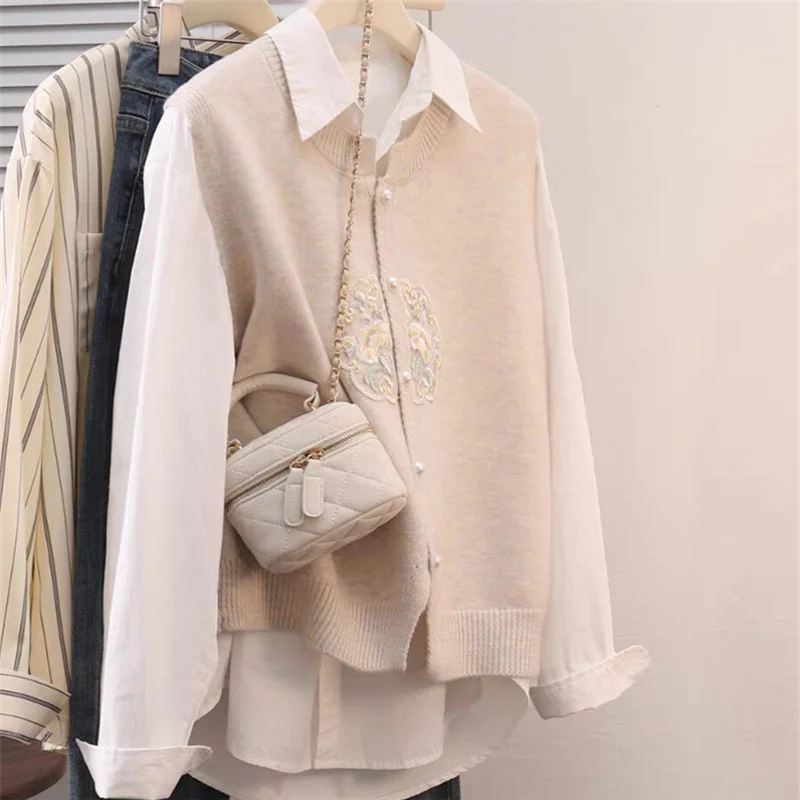 Ueong Vest Women's Spring 2024 New Design Sense Round Neck Embroidery Foreign Style Inside The Horse Clip Clothes Girl