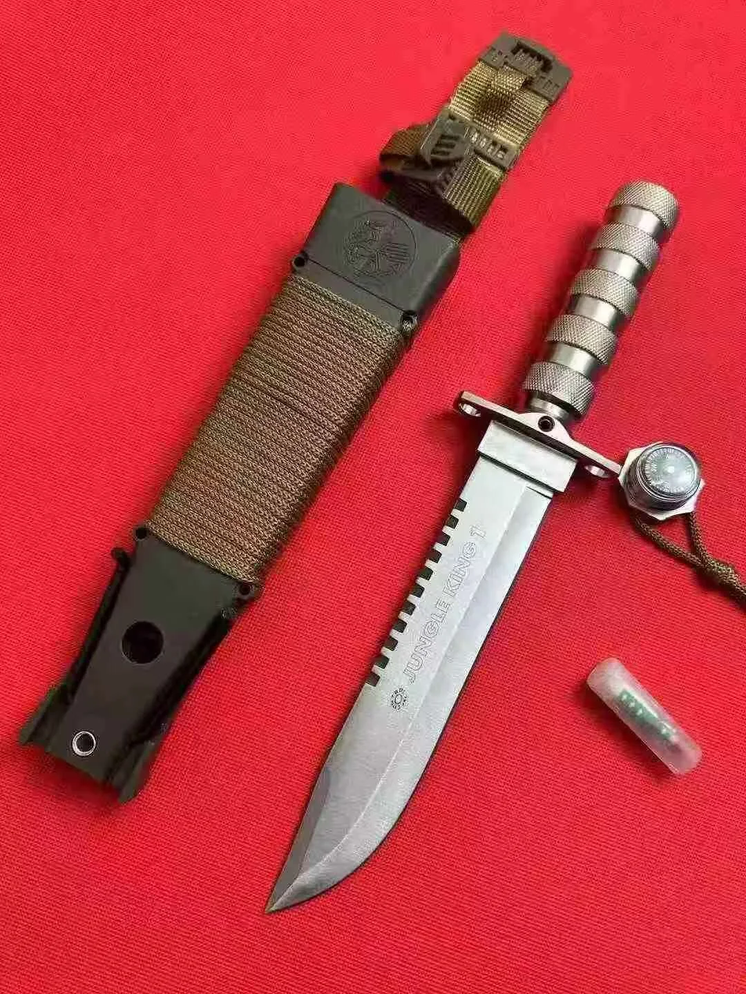 High-hardness Jungle King No. 1 integrated knife, a multi-functional tool for camping and outdoor activities.