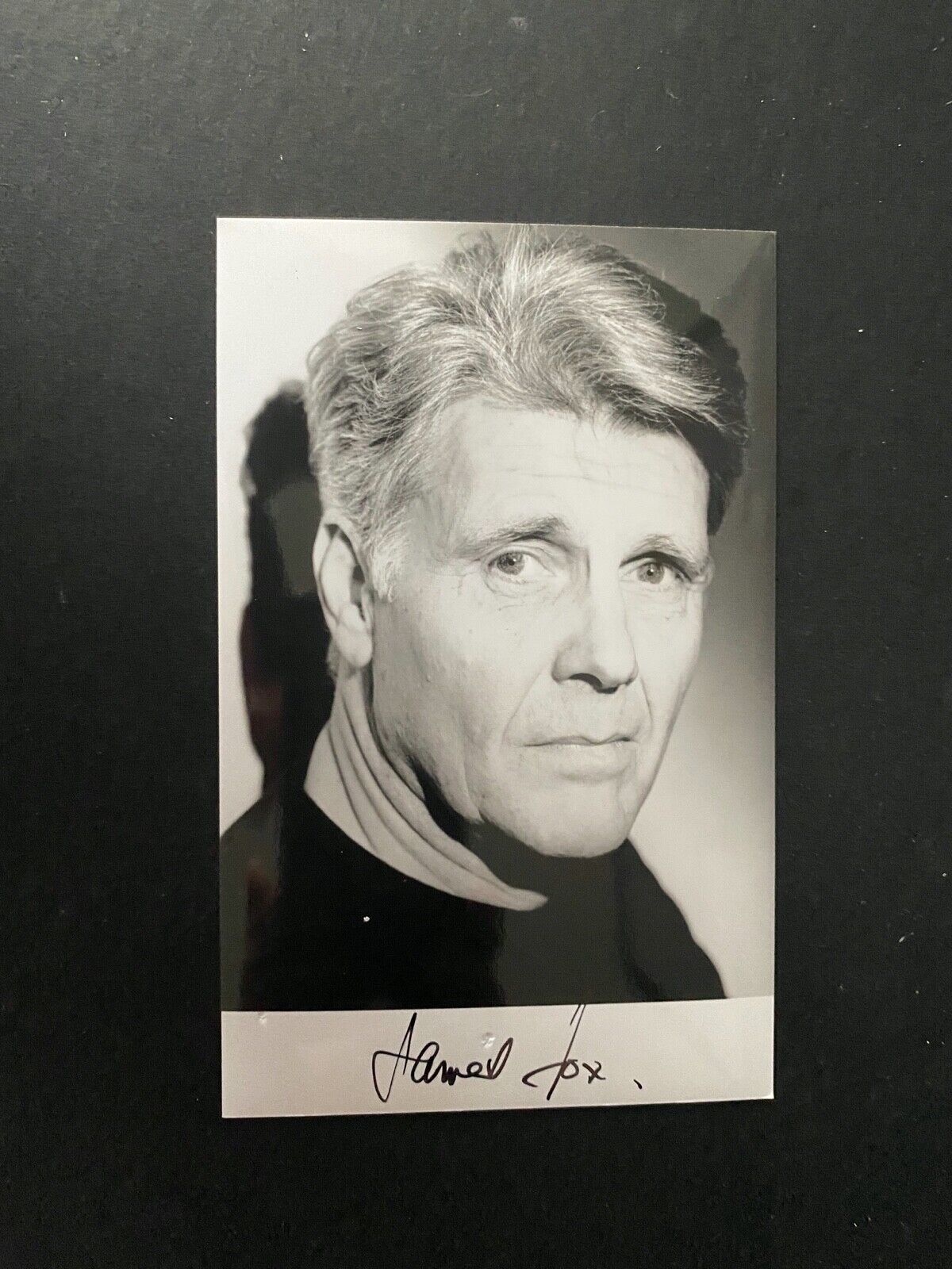 JAMES FOX - POPULAR BRITISH ACTOR - SUPERB SIGNED Photo Poster paintingGRAPH