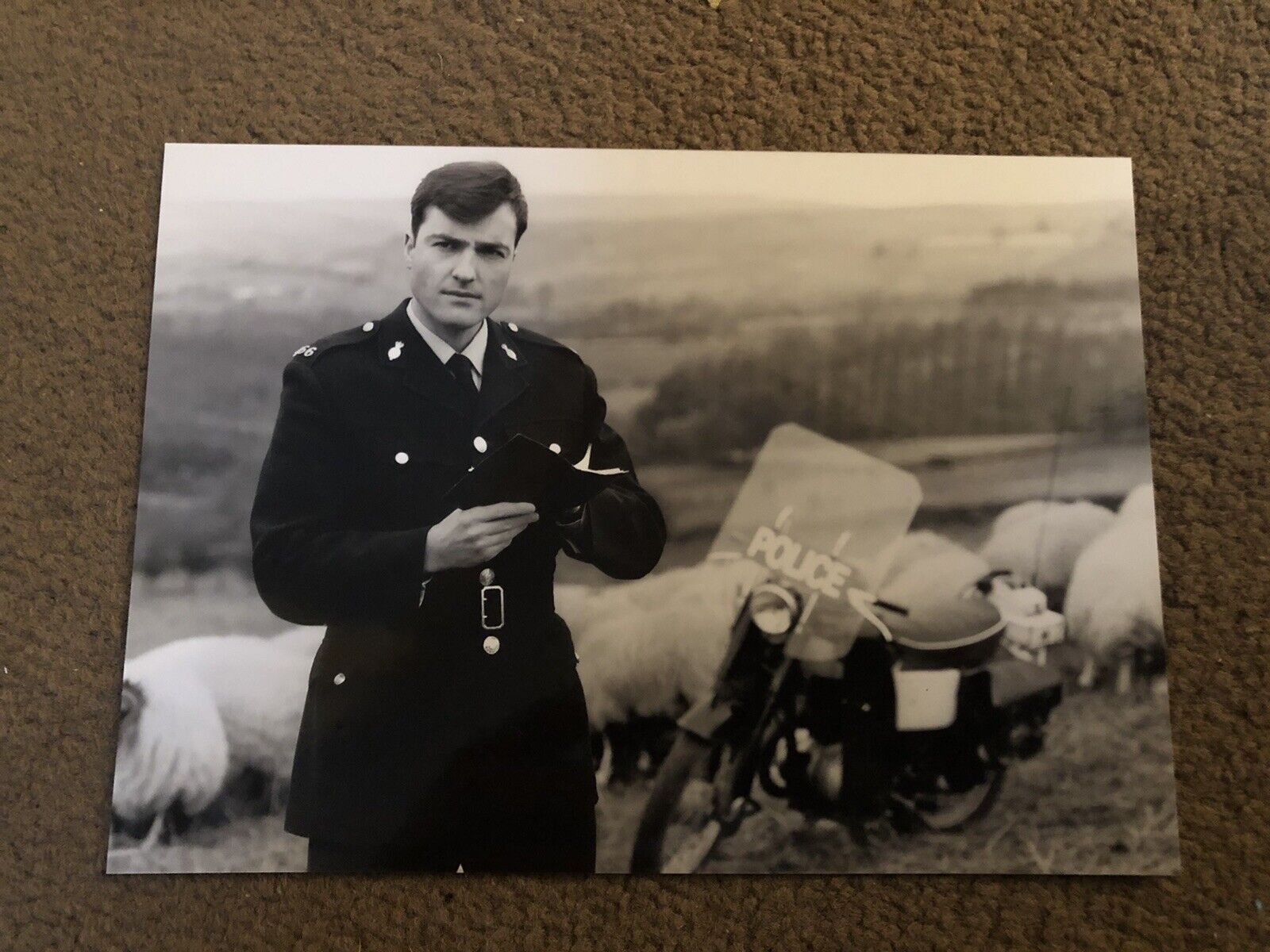 NICK BERRY (HEARTBEAT) UNSIGNED Photo Poster painting- 7x5”