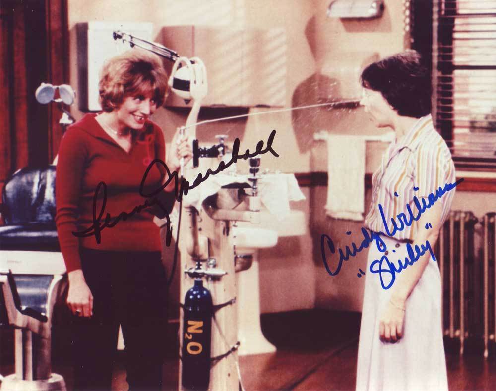 Laverne & Shirley AUTHENTIC Cast Autographed Photo Poster painting SHA #10793