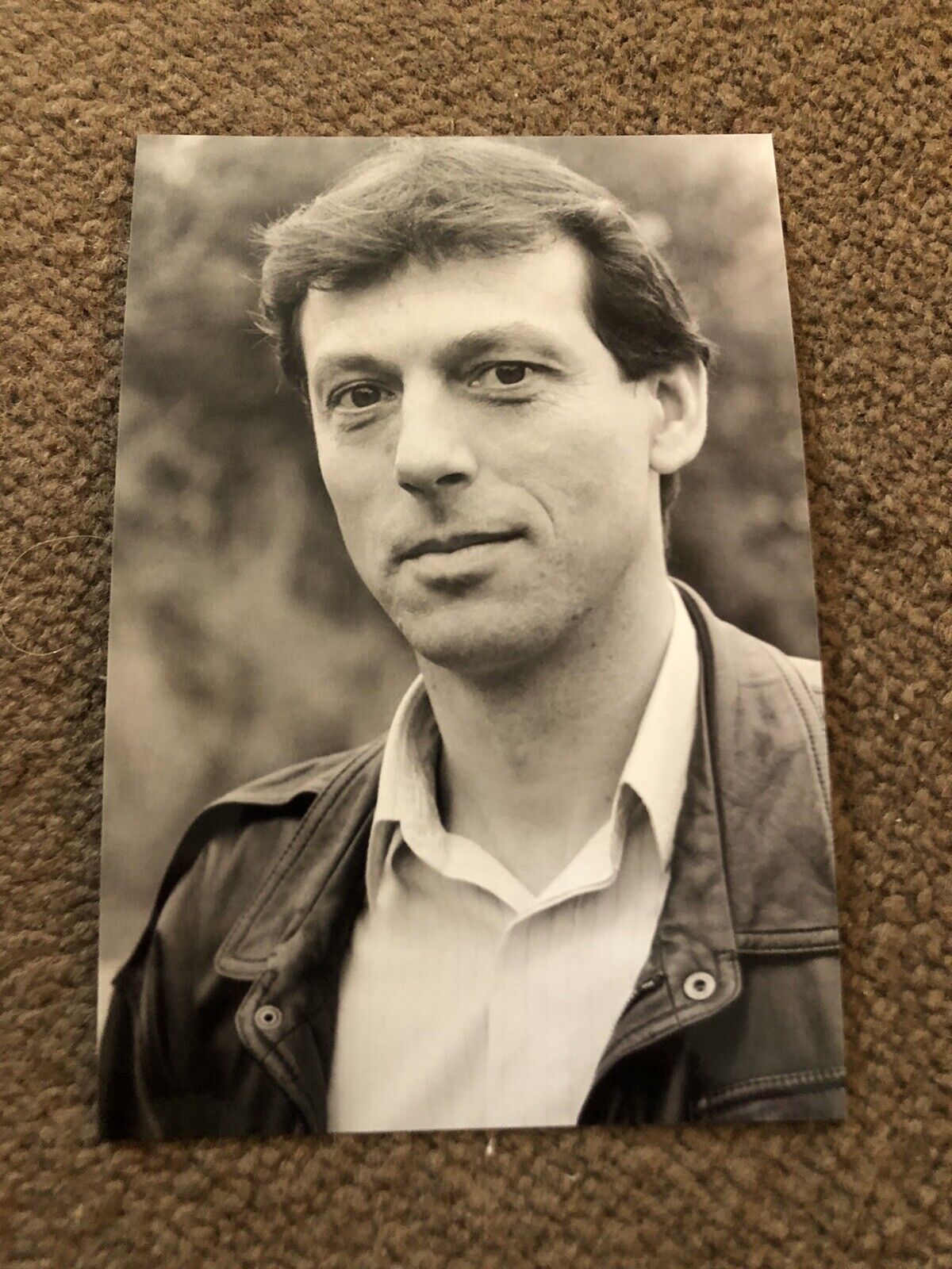 LESLIE GRANTHAM (EASTENDERS) UNSIGNED Photo Poster painting- 6x4”