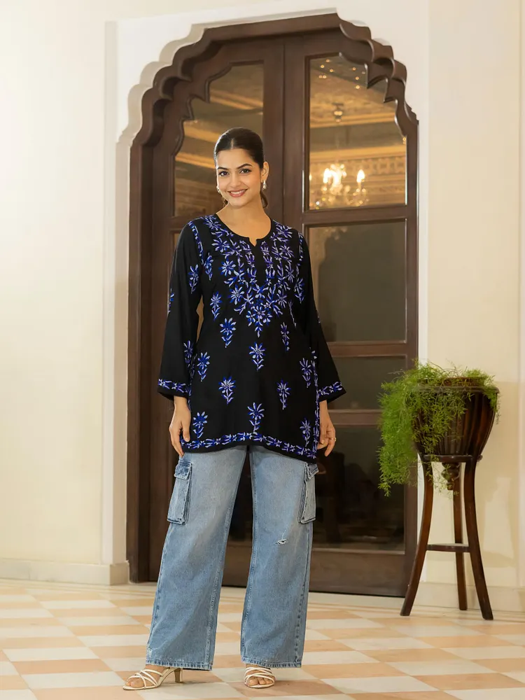 Women&rsquo;s Rayon Cotton Chikankari Short Kurti