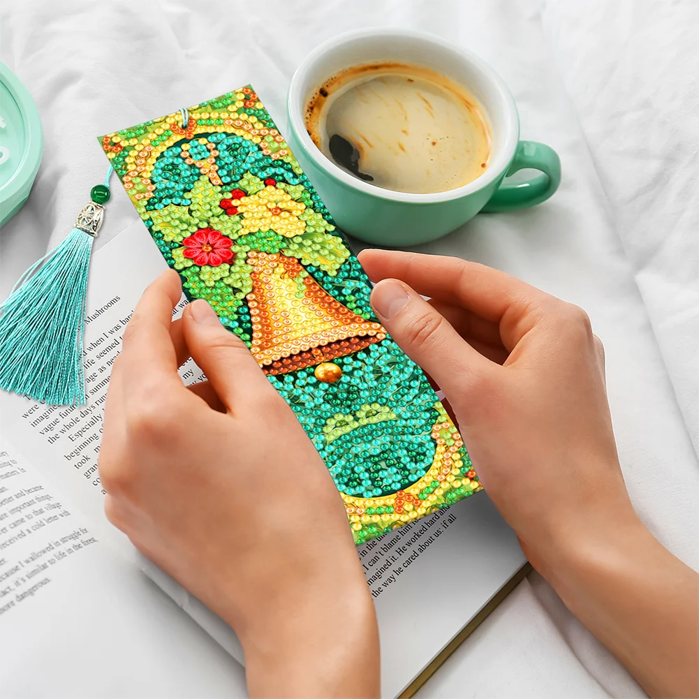 2pcs Christmas Special Shape Diamond Art Bookmarks Pendant Santa