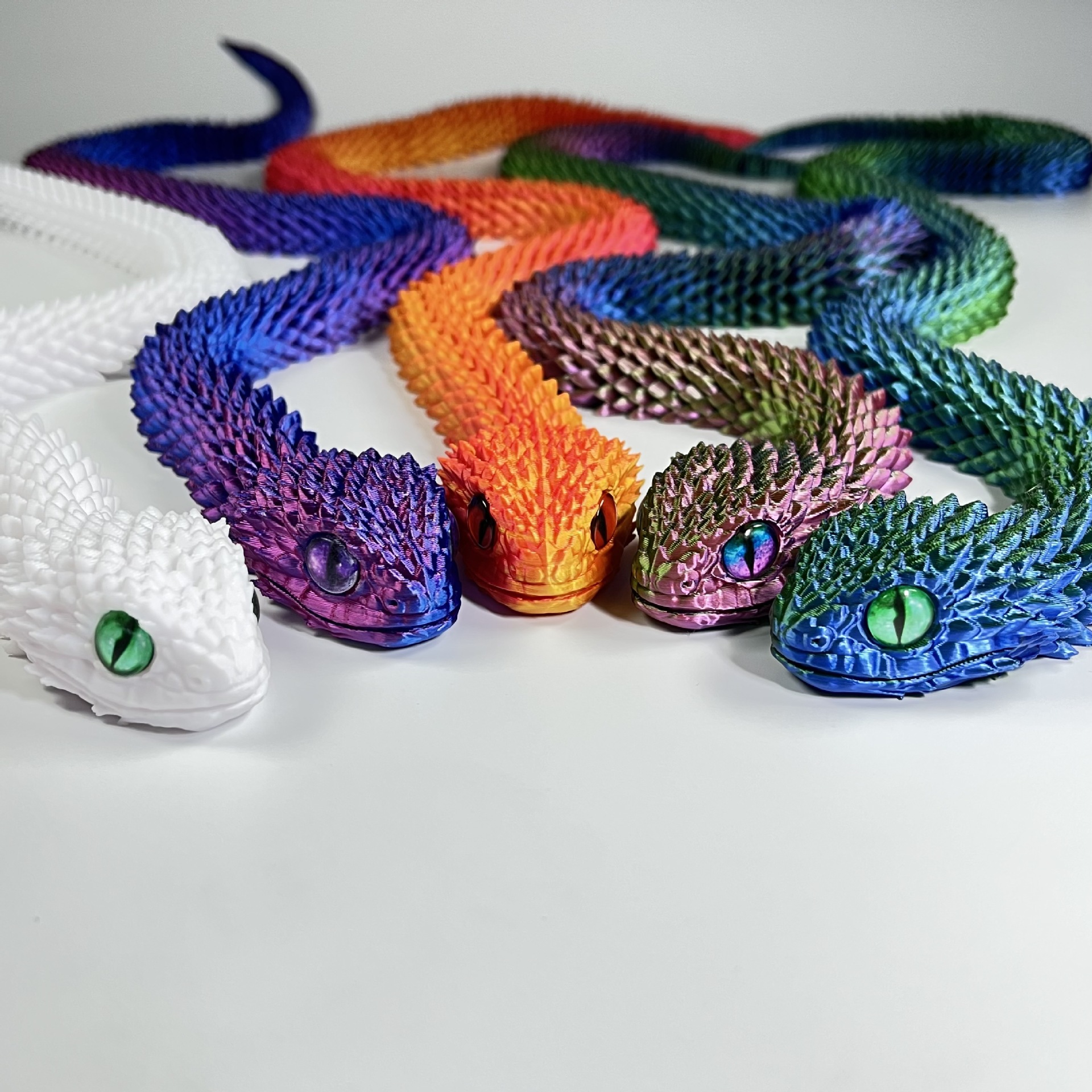 Tegooe 3D Printed Articulated Snake Figurine - Flexible Desktop Ornament