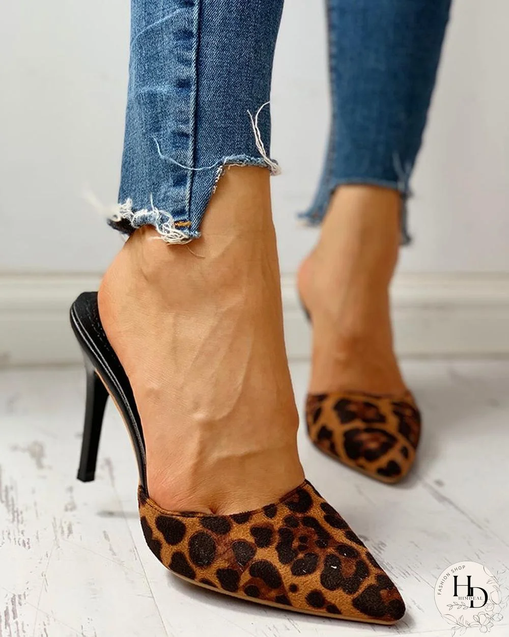 Pointed Toe Leopard Slingback Thin Heeled Sandals