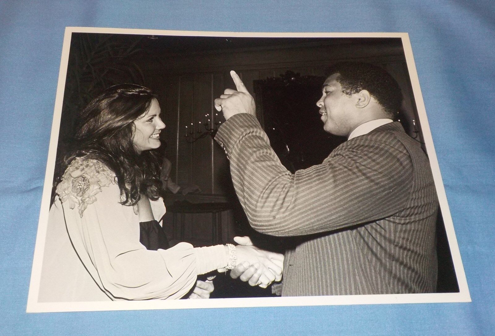 Muhammad Ali & Lynda Carter 8x10 Photo Poster painting Peter Borsari Archives COA Rare