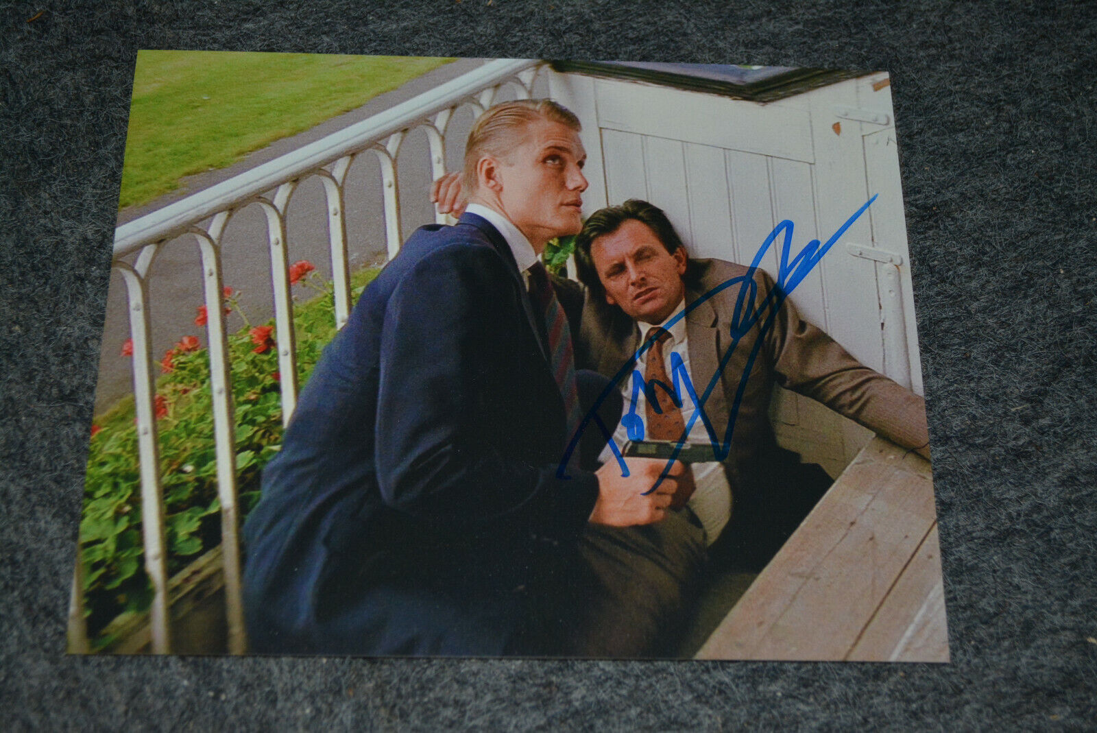 DOLPH LUNDGREN signed autograph In Person 8x10 (20x25 cm) JAMES BOND