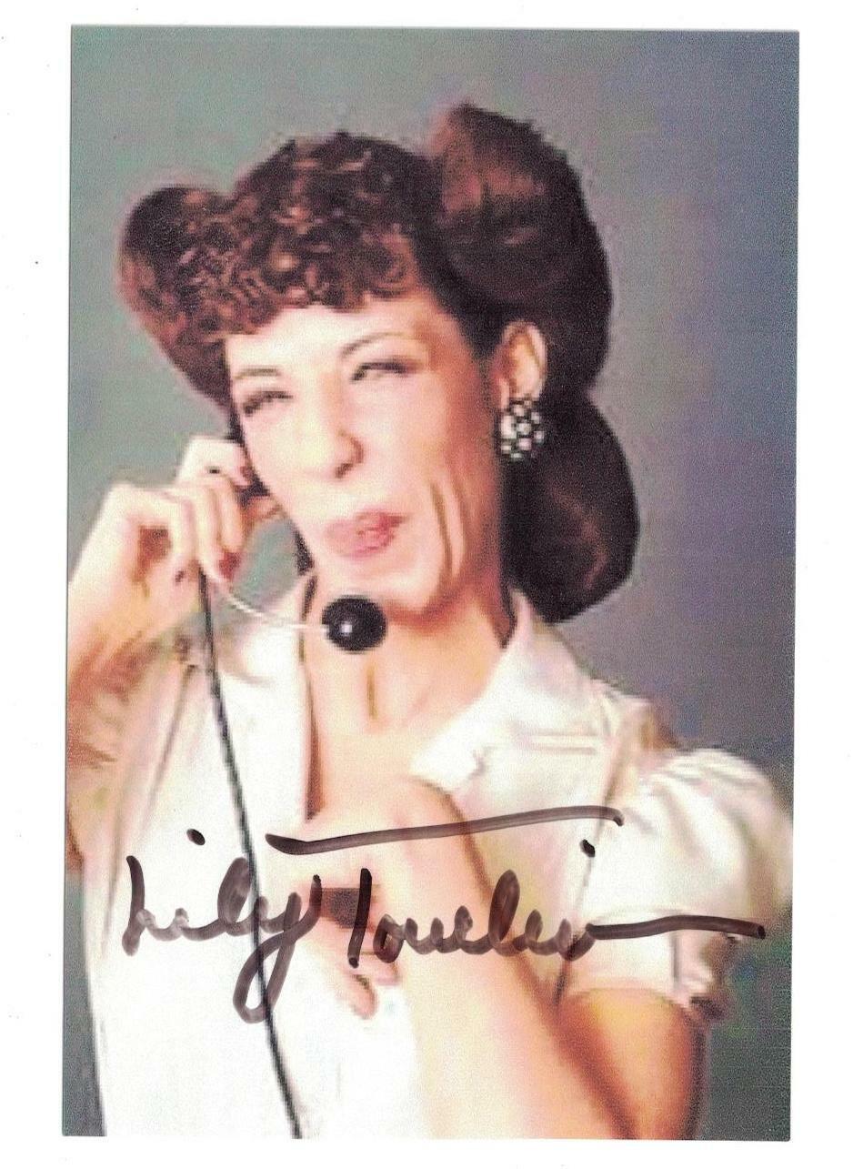 Lily Tomlin Signed Autographed 4x6 Photo Poster painting Actress C