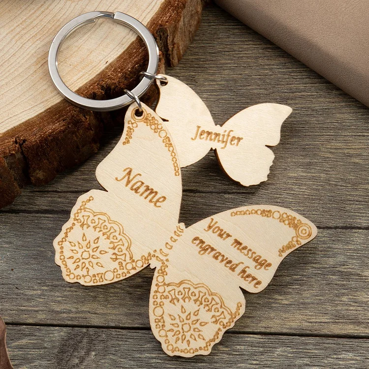 Llavero personalizado con 2 nombres de mariposa 1 texto