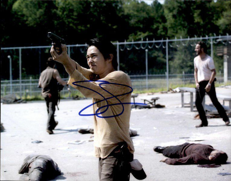 Steven Yeun authentic signed celebrity 8x10 Photo Poster painting W/Cert Autographed 2616b