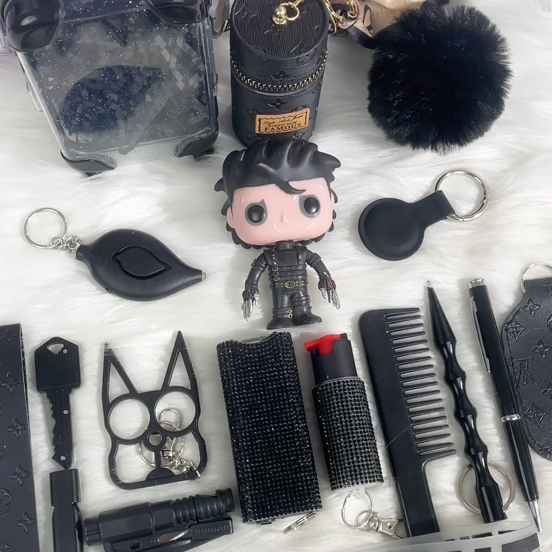SCISSORHANDS theme 35-in-1 self defense keychain with big funko EDWARD figure