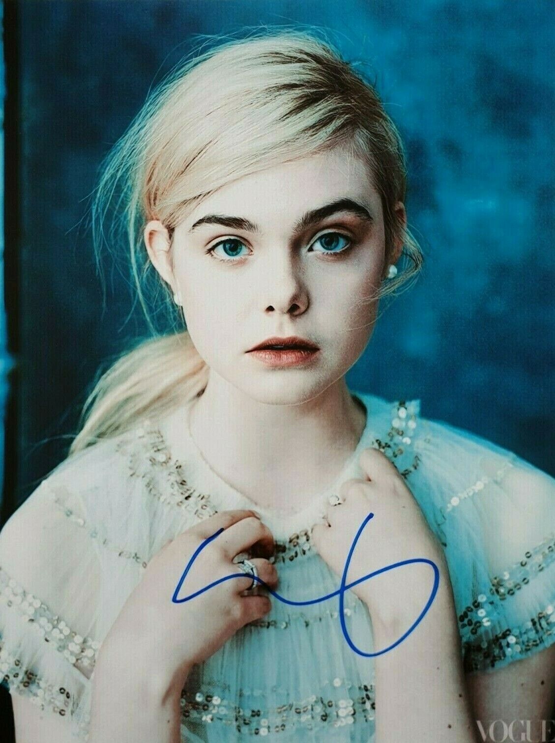 ELLE FANNING Signed Autographed Photo Poster painting EXACT VIDEO PROOF Maleficent Nightingale