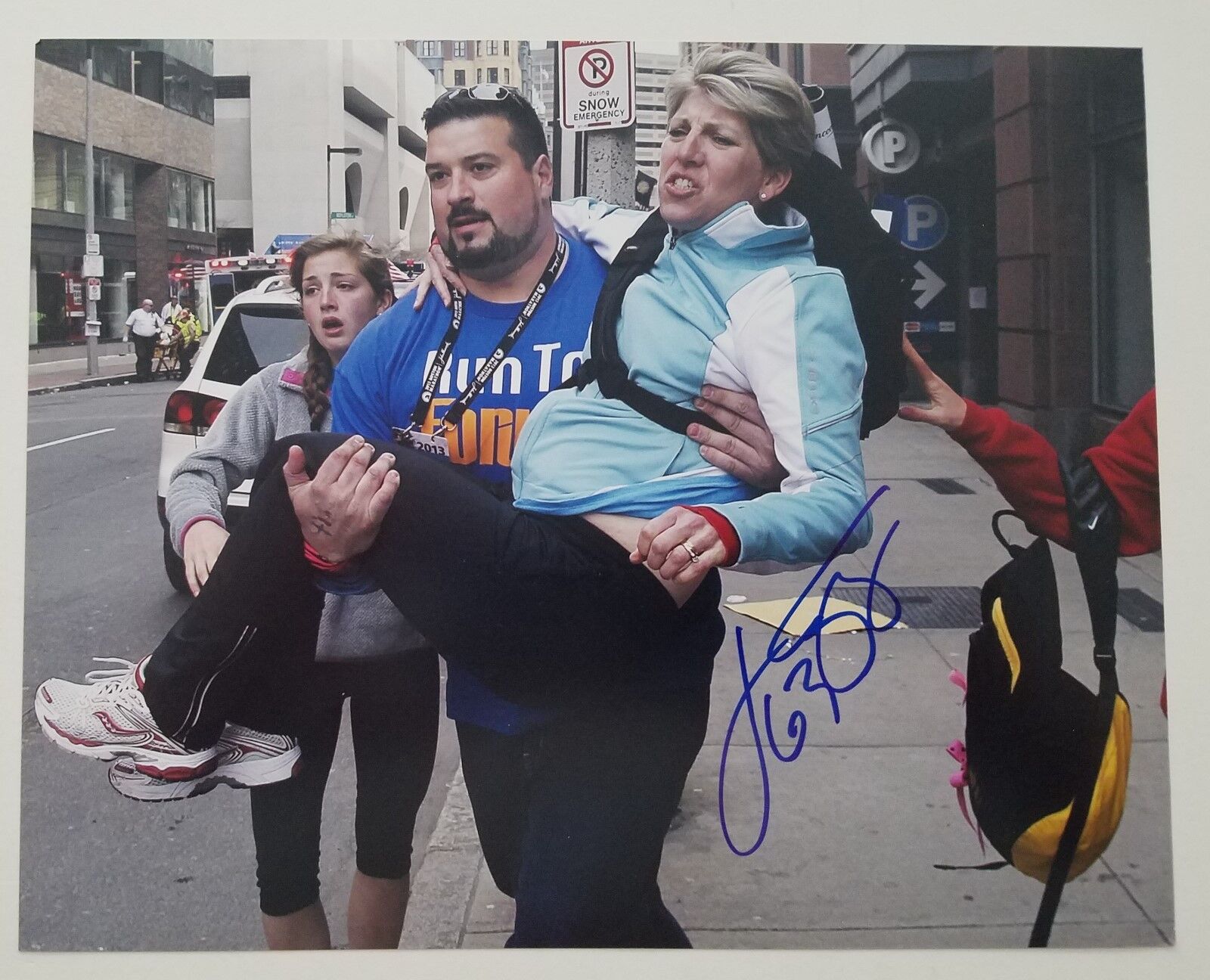 Joe Andruzzi Signed Boston Marathon Hero 8x10 Photo Poster painting Patriots Boston Strong RAD