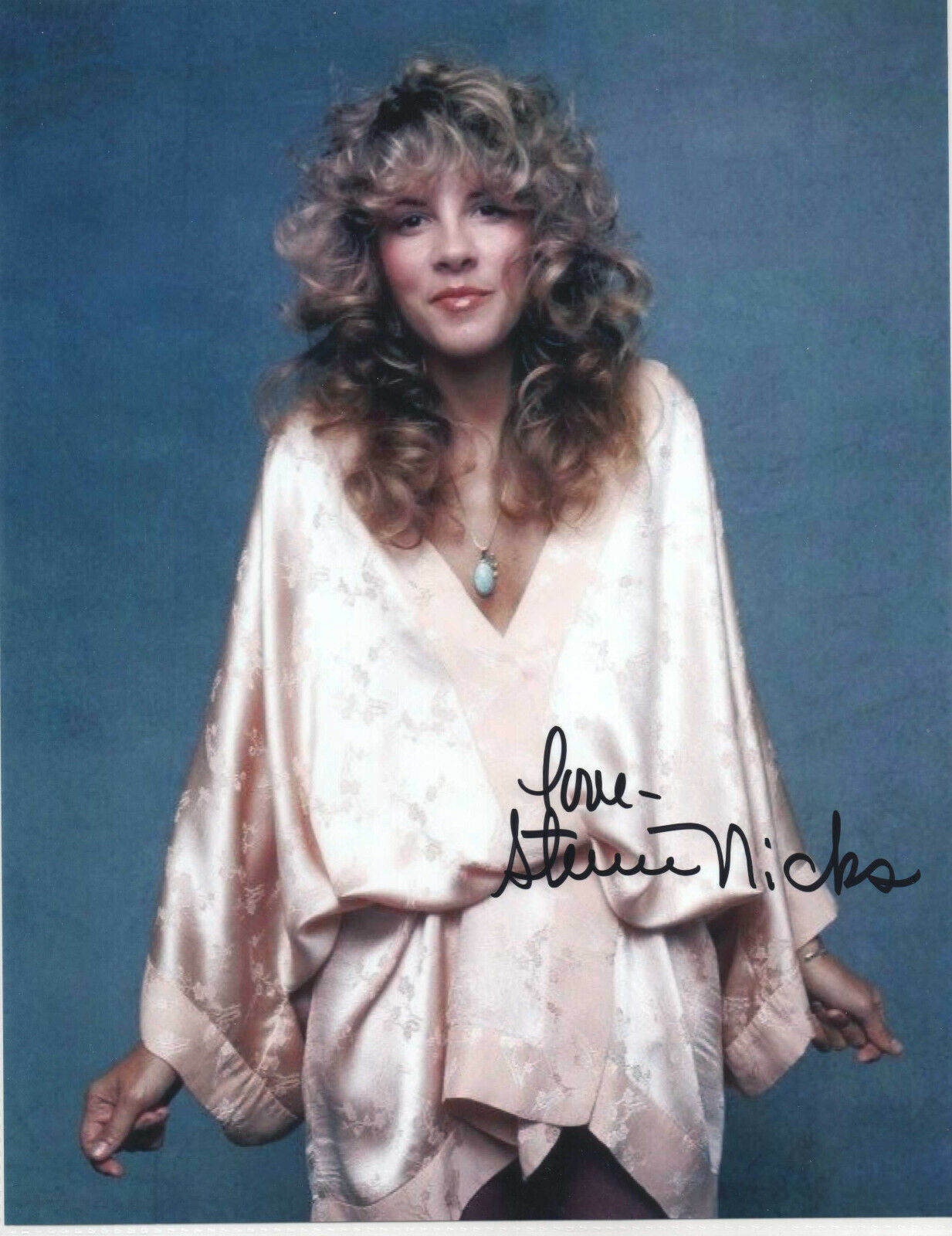 STEVIE NICKS - AMAZING SINGER SEXY POSE - HAND SIGNED AUTOGRAPHED Photo Poster painting WITH COA