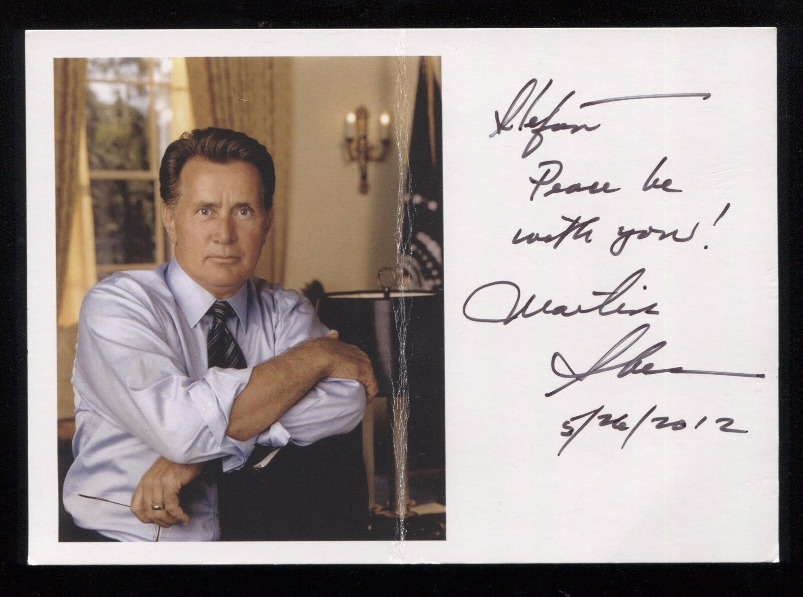 Martin Sheen Signed Photo Poster painting Postcard Autographed Signature Inscribed To Stefan