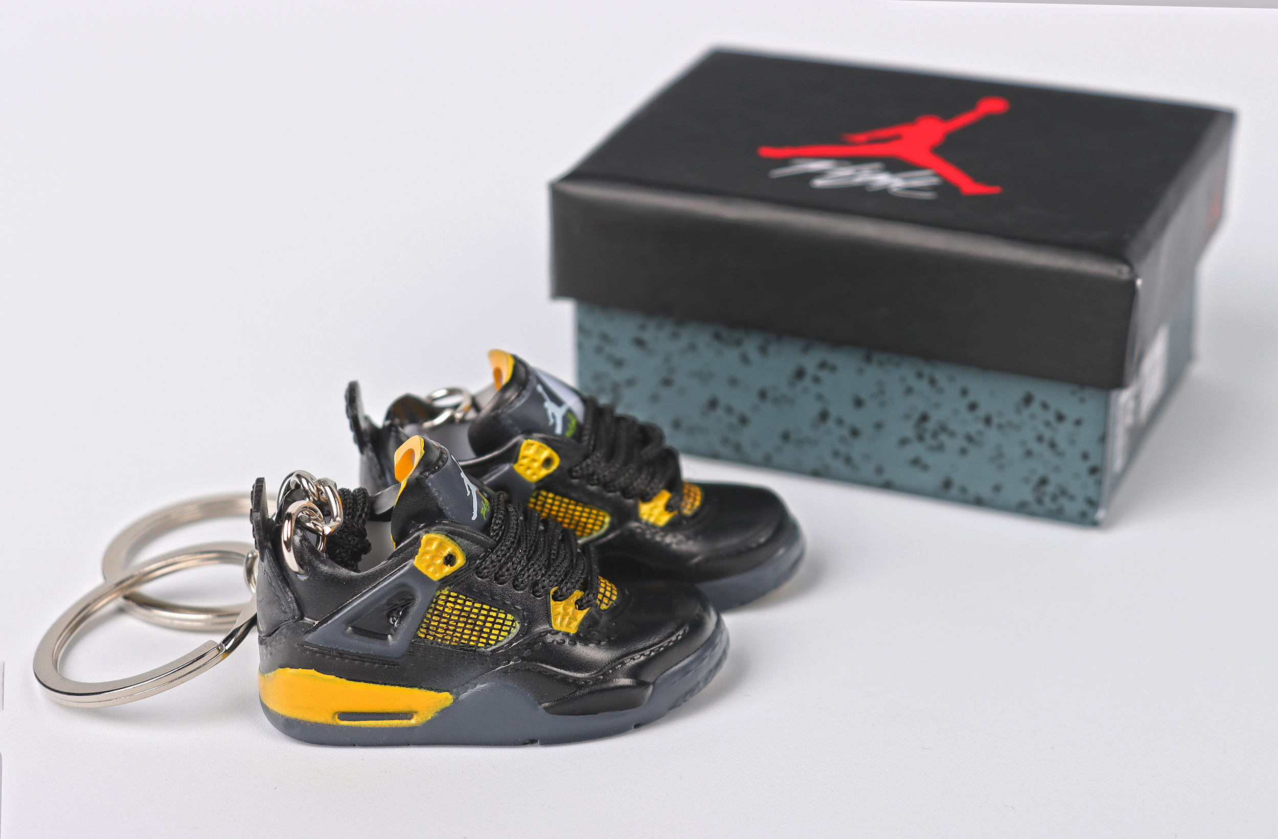 AJ 4 