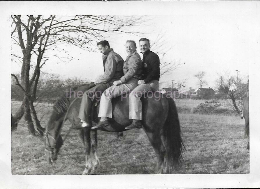 Vintage FOUND Photo Poster paintingGRAPH bw THREE MEN ON A HORSE Original Snapshot JD 19 39 X