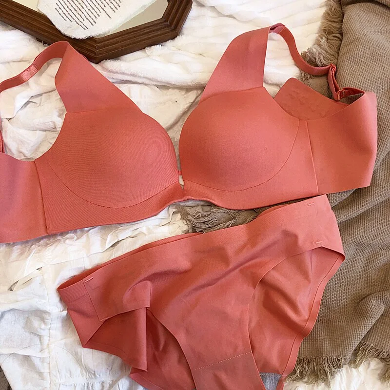 Wriufred Gathering thick cup no trace no rims bra set comfortable girl underwear deep V lingerie panty set