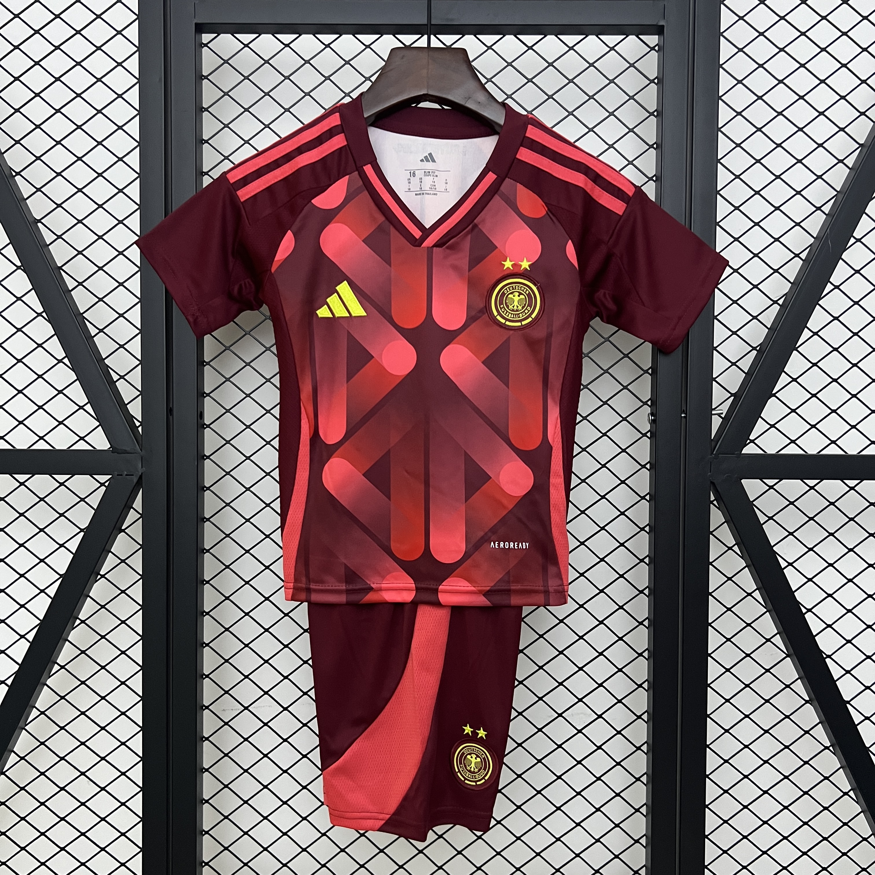 KIDS-25/26-H-GER-A01260