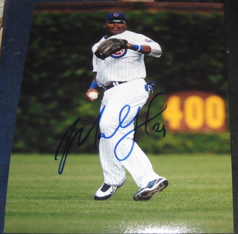 Marlon Byrd Chicago Cubs SIGNED AUTOGRAPHED 8x10 Photo Poster painting COA Baseball MLB