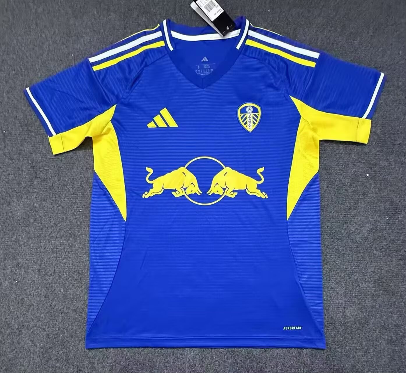25/26 Leeds United Away Football Shirt Thai Quality
