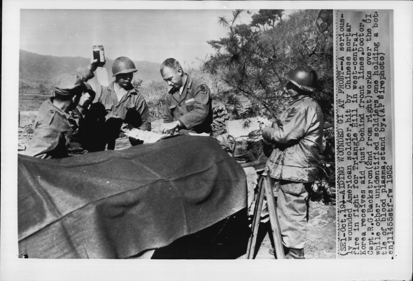 Doctor R.G. Backstron At Front on Triangle Mountain 1952 Korea War Press Photo Poster painting