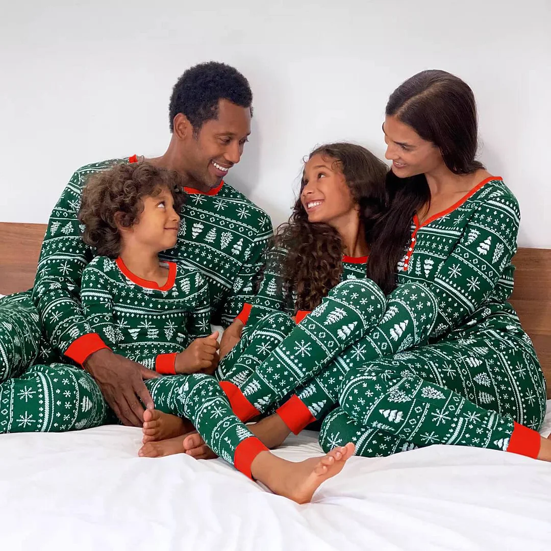 Green Christmas Tree Patterned Family Matching Pajamas Sets(with Pet Dog Clothes)