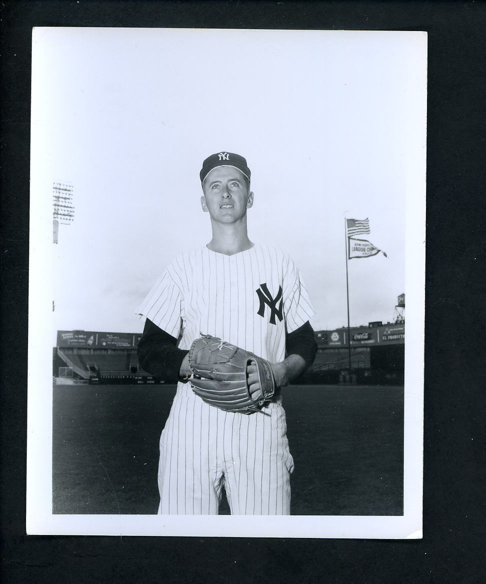 Rollie Sheldon 1961 Type I Louis Requena Press Original Photo Poster painting New York Yankees