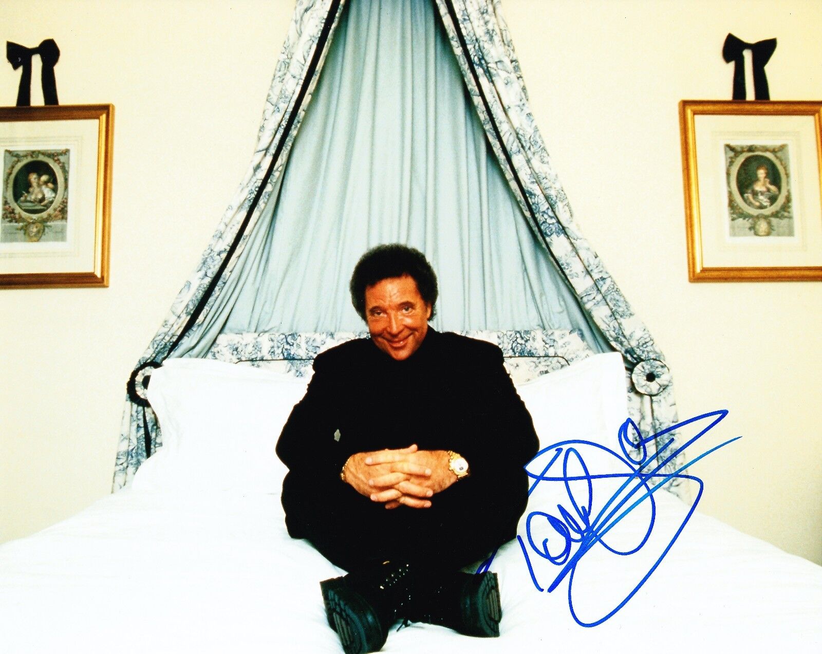 Tom JONES SIGNED 10X8 Photo Poster painting Genuine Signature AFTAL COA (A3)