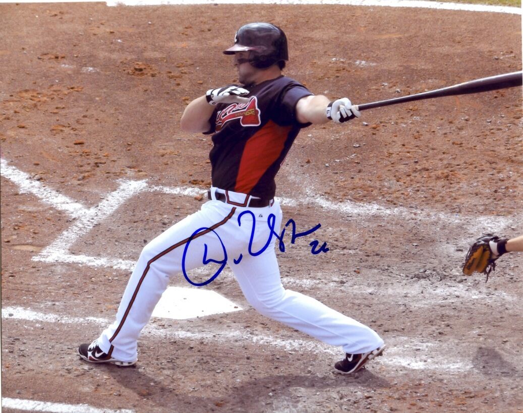 Signed 8x10 DAN UGGLA Atlanta Braves Photo Poster painting - COA