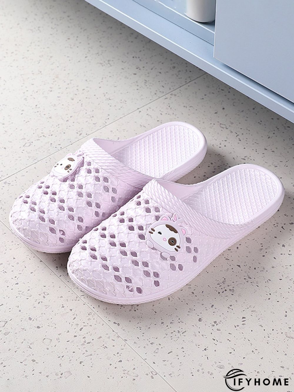 Casual Cartoon Cat Hollow out Bathroom Slippers | IFYHOME