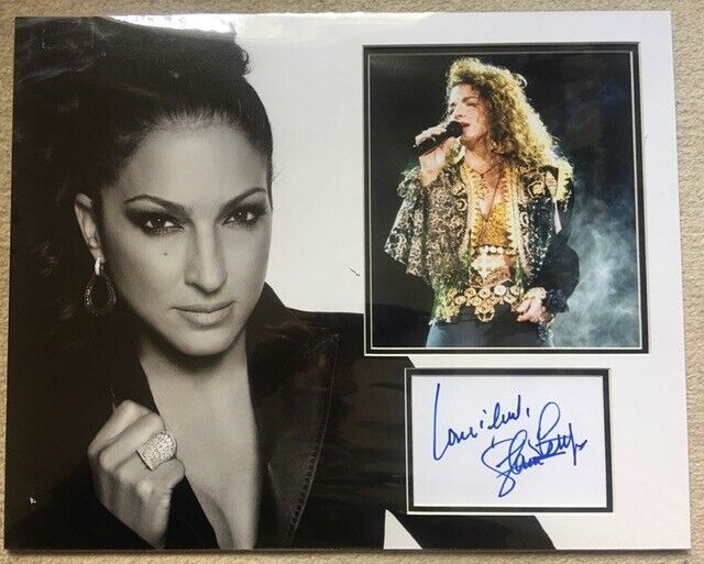 GLORIA ESTEFAN SIGNED SEXY Photo Poster painting MOUNT UACC REG 242