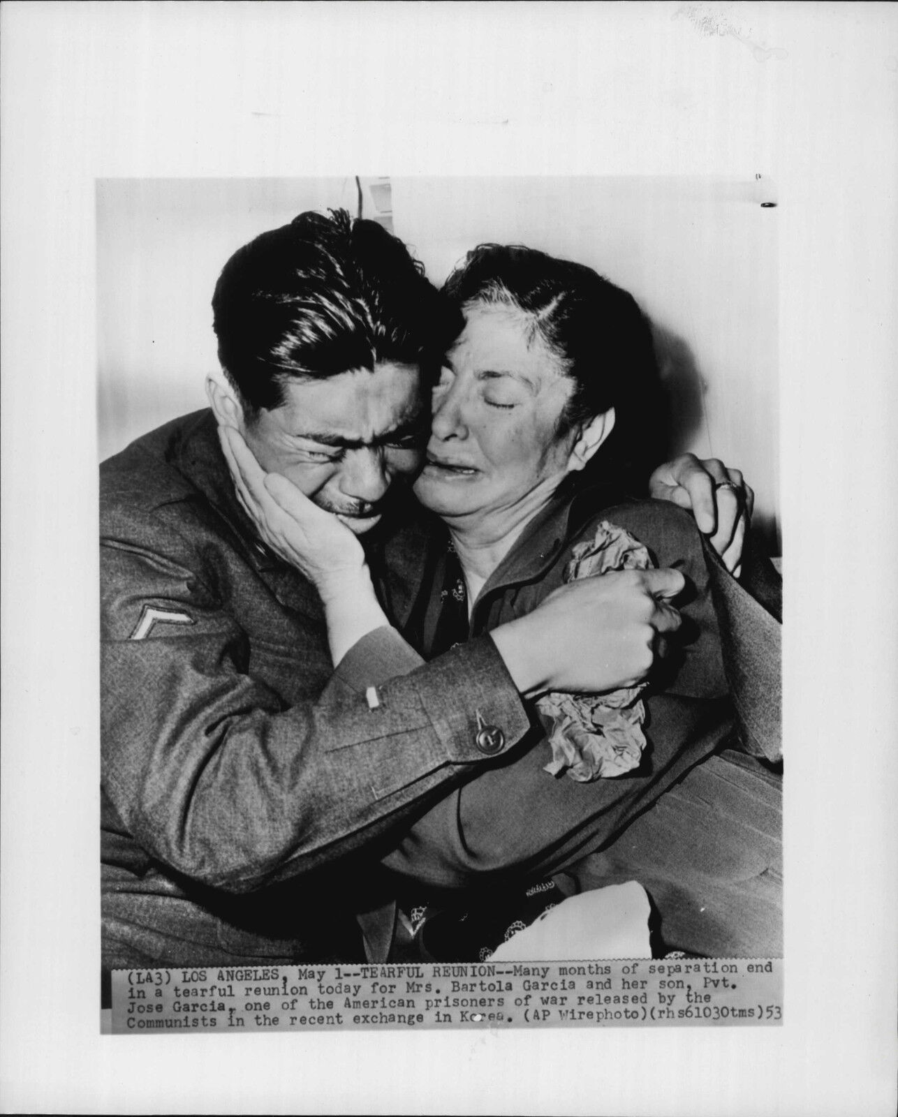 d Prisoner Jose Garcia Gets Tearful Reunion 1953 Korea War Press Photo Poster painting