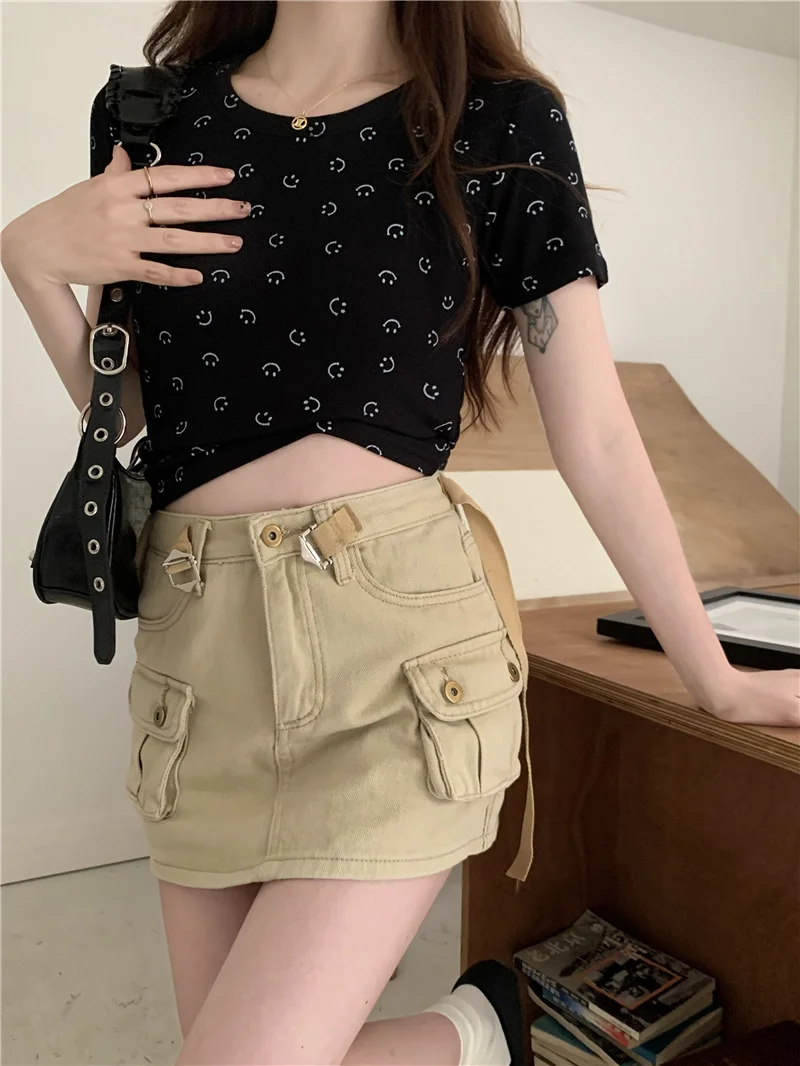 Uveng Uveng Smiley Face Print Short-Sleeved T-Shirt Women's Summer 2024 New Design Sense Slim Short Students On Clothes