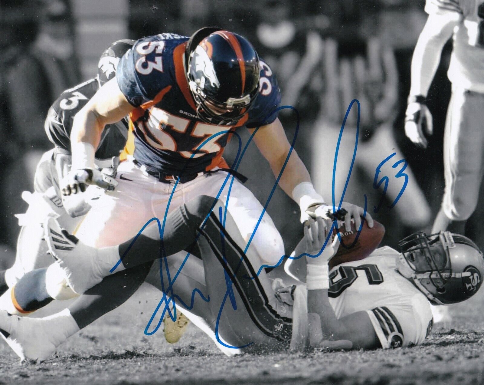 BILL ROMANOWSKI DENVER BRONCOS ACTION SIGNED 8x10