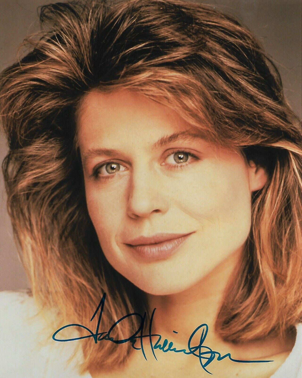 LINDA HAMILTON Autographed 8 x 10 Signed Photo Poster painting COA