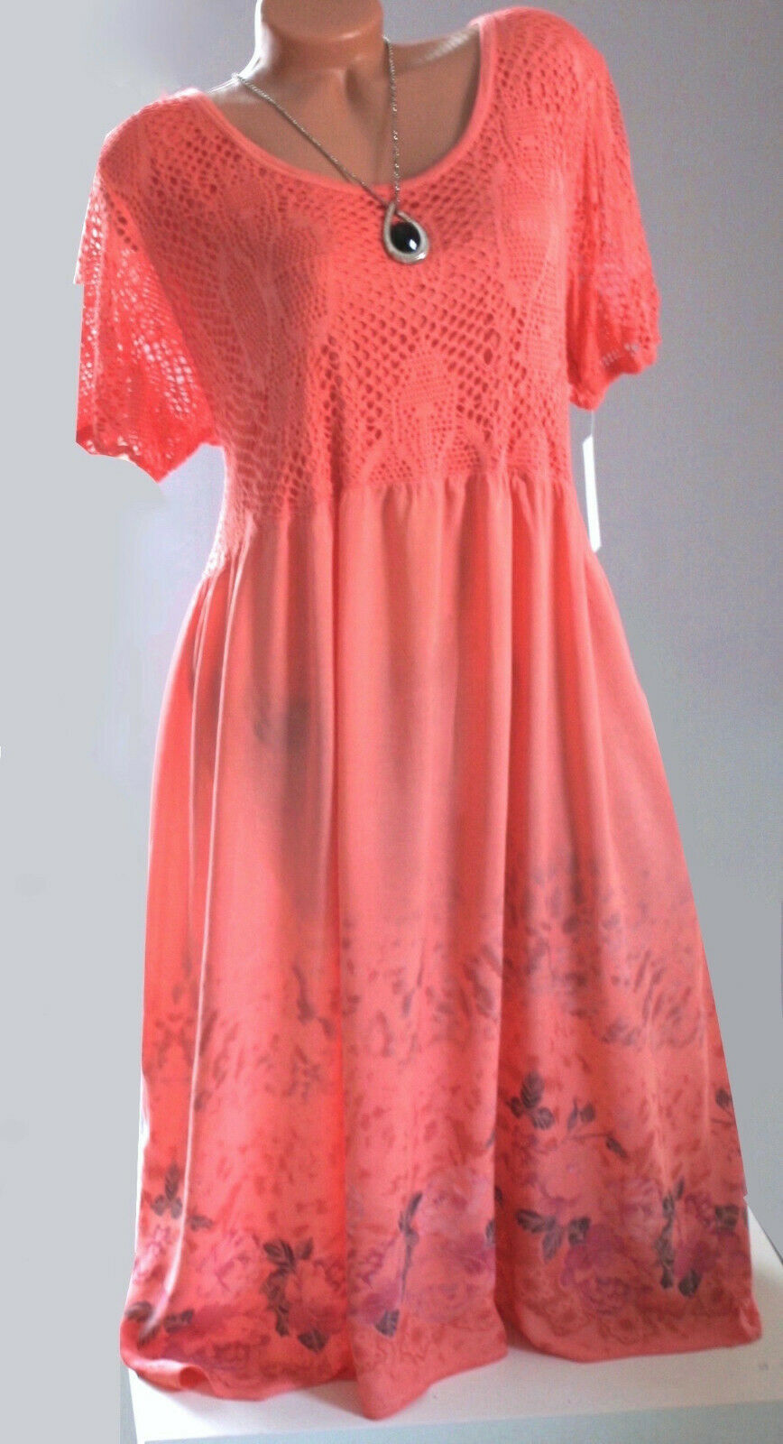 Women Half Sleeve V-neck Solid Color Dress