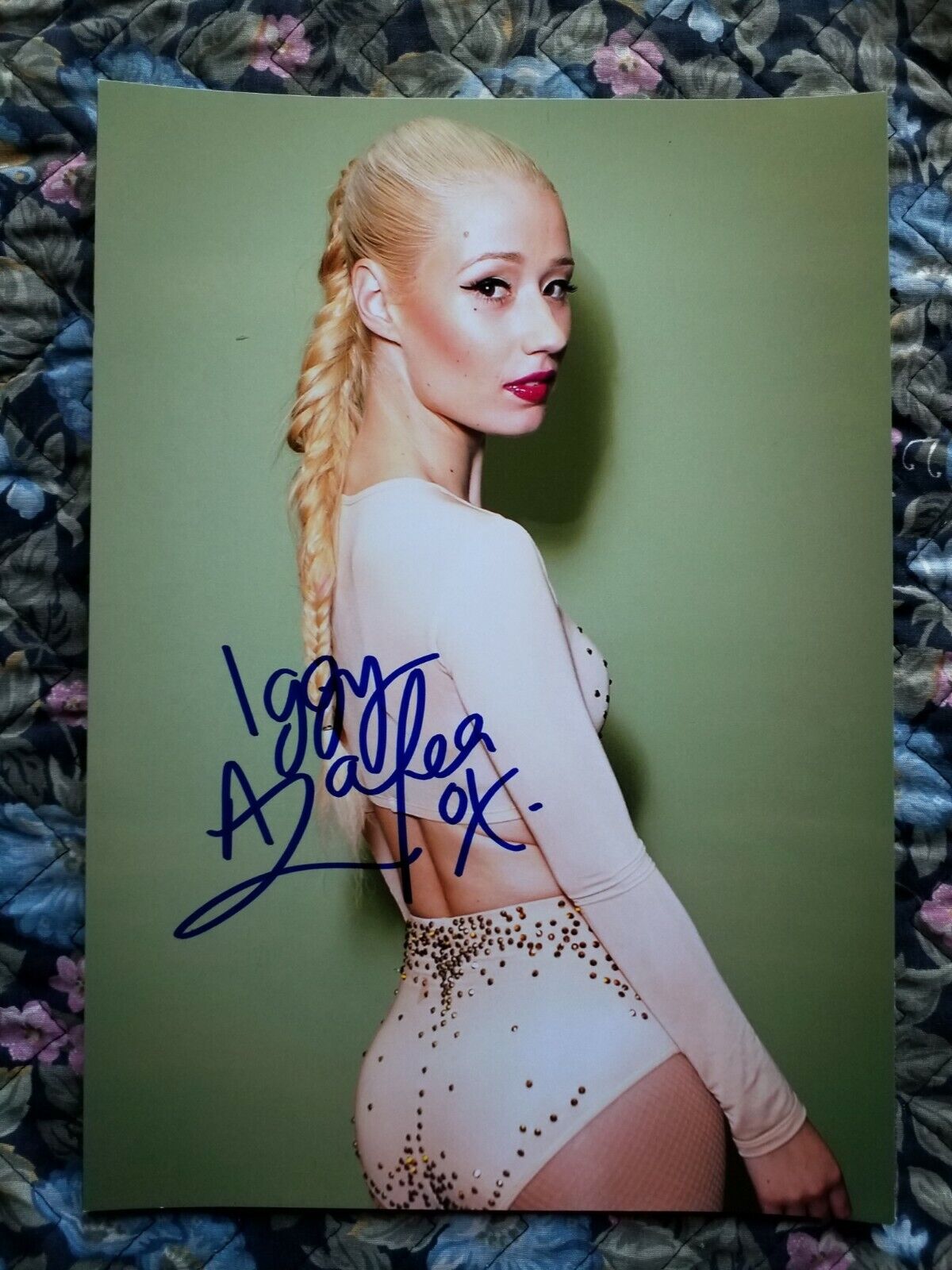 Iggy Azalea Rapper Authentic Hand Signed 8.2 x 11.5 Autographed Photo Poster painting