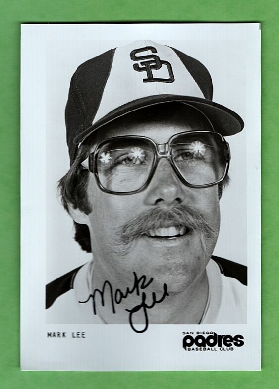 1979 MARK LEE-SAN DIEGO PADRES AUTOGRAPHED GLOSSY Photo Poster painting-EX-MINT
