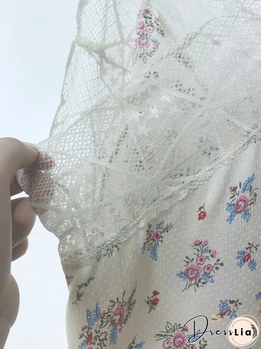 Silk Women New Style Romantic Neckline Exquisite Lace Stitching Letter Printing Girls Camis Vest