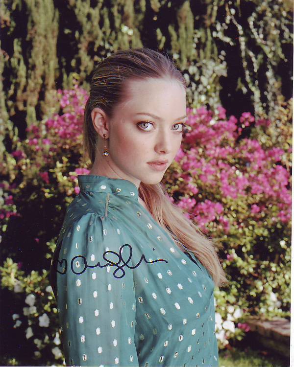 AMANDA SEYFRIED signed autographed 8x10 Photo Poster painting